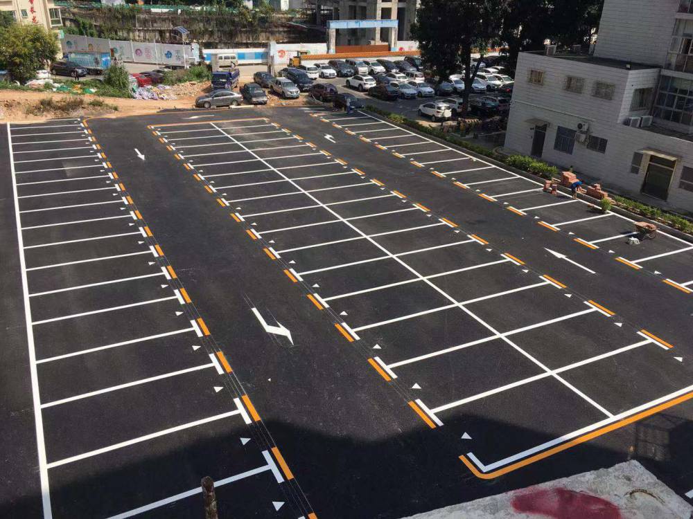 龙华标准车位划线价格、厂家与涂料全解析 打造规范高效的停车场服务